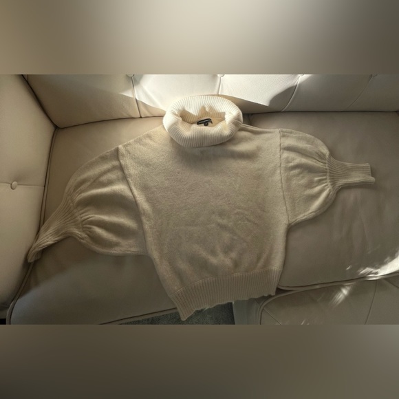 ππ°π 4 for $20 Express Design Studio Sweater - Picture 2 of 6